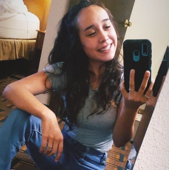bella_galan